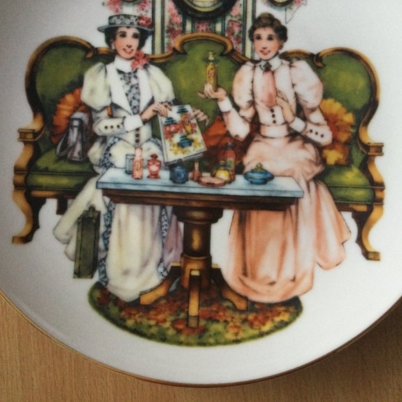 AVON president's club award collector plates "Personal Service" 2011-2012 8.5" - Picture 4 of 6